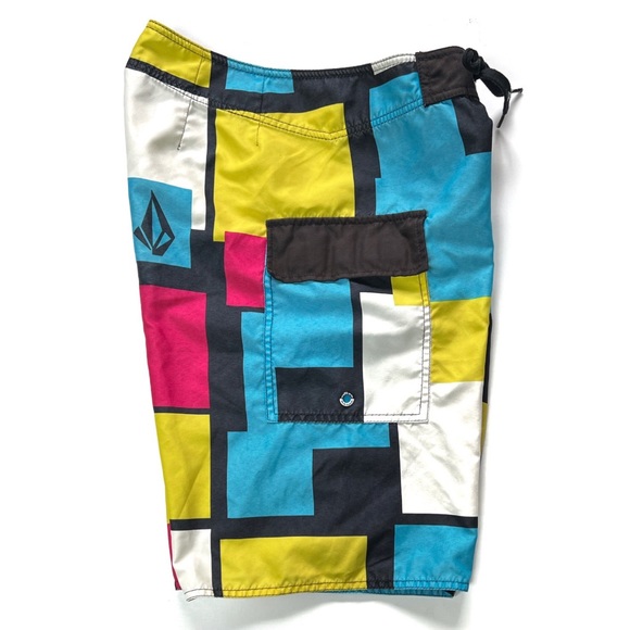 Volcom board shorts - Picture 1 of 8